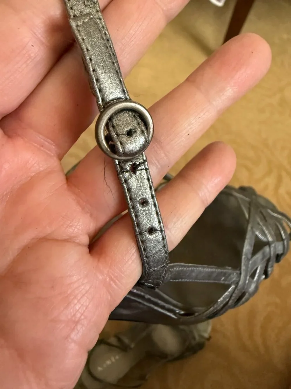 Nine & Company Metallic Gray T-Strap Wedge Sandals – Size 11